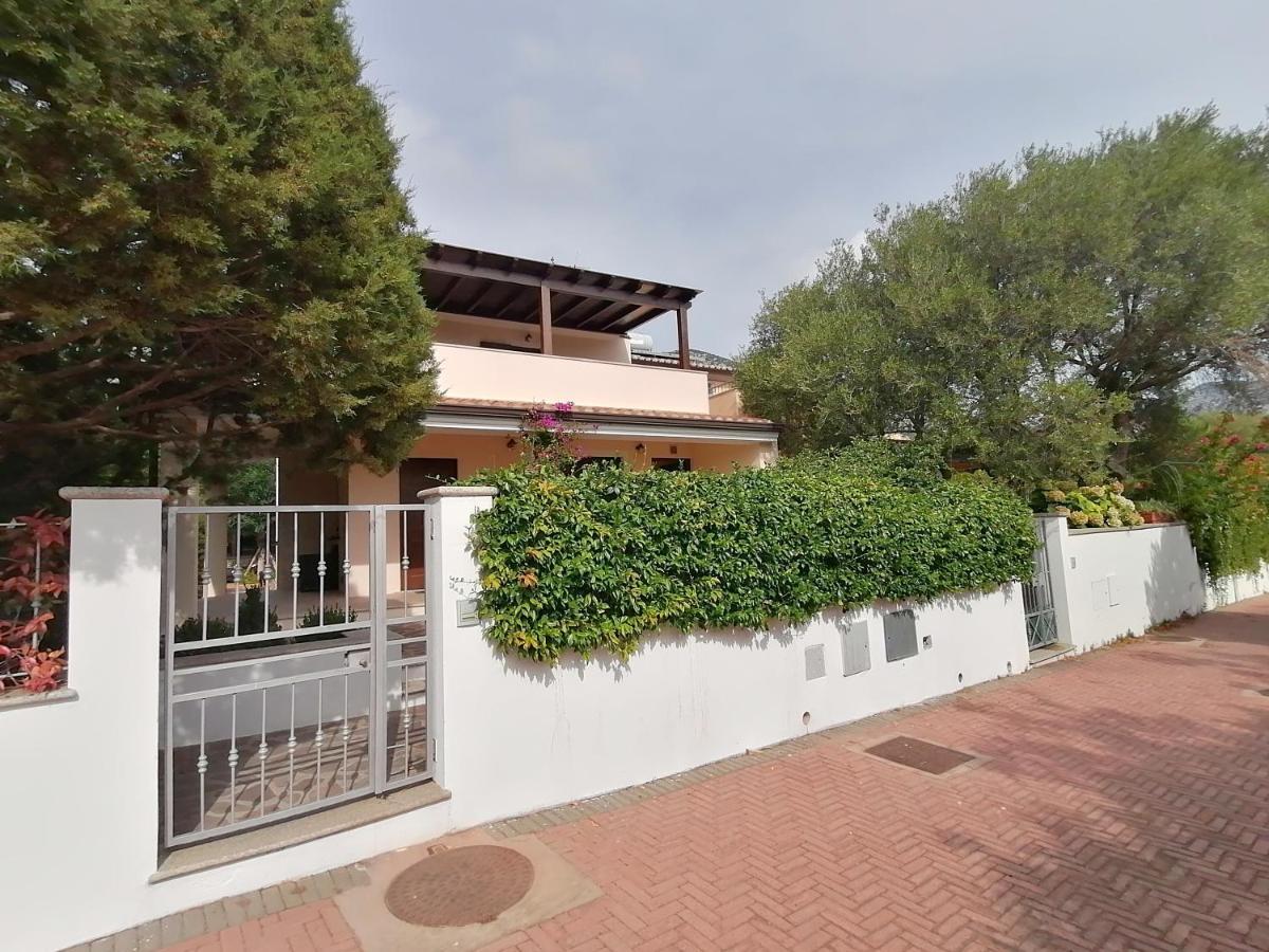 Casa Vacanze Villa Rosa กาลาโกโนเน ภายนอก รูปภาพ